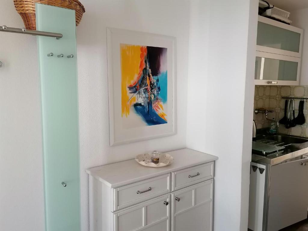 A kitchen or kitchenette at Ferienwohnung Seestraße
