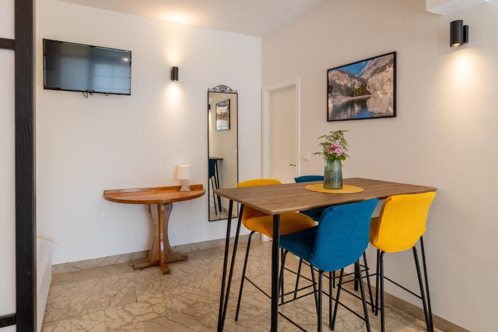 TV a/nebo společenská místnost v ubytování Family apartments - Guesthouse Vranješ