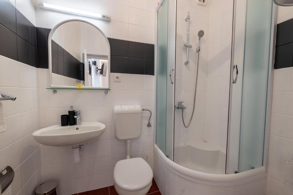 Koupelna v ubytování Family apartments - Guesthouse Vranješ