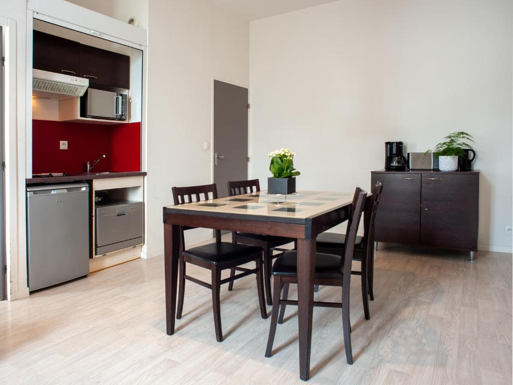 Résidence Vacancéole - Duguesclin - One-Bedroom Apartment - Wheelchair Accessible