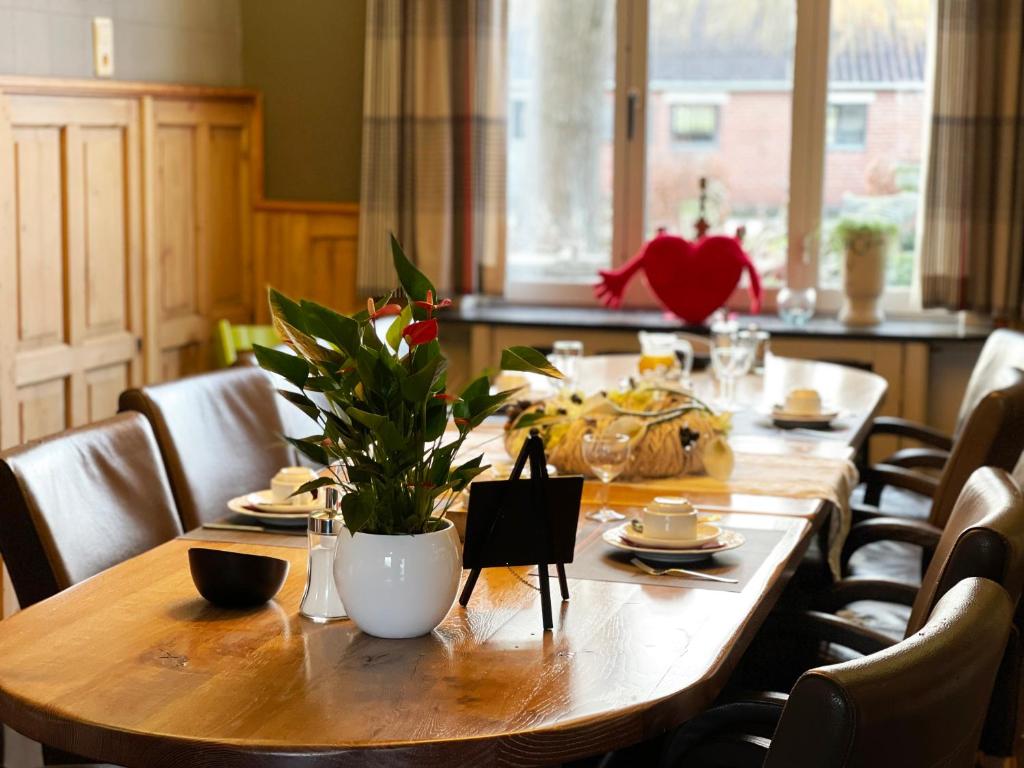 Posezení v ubytování Hotel het Elsland