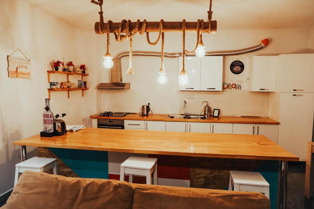 Kuchyň nebo kuchyňský kout v ubytování ART Hostel
