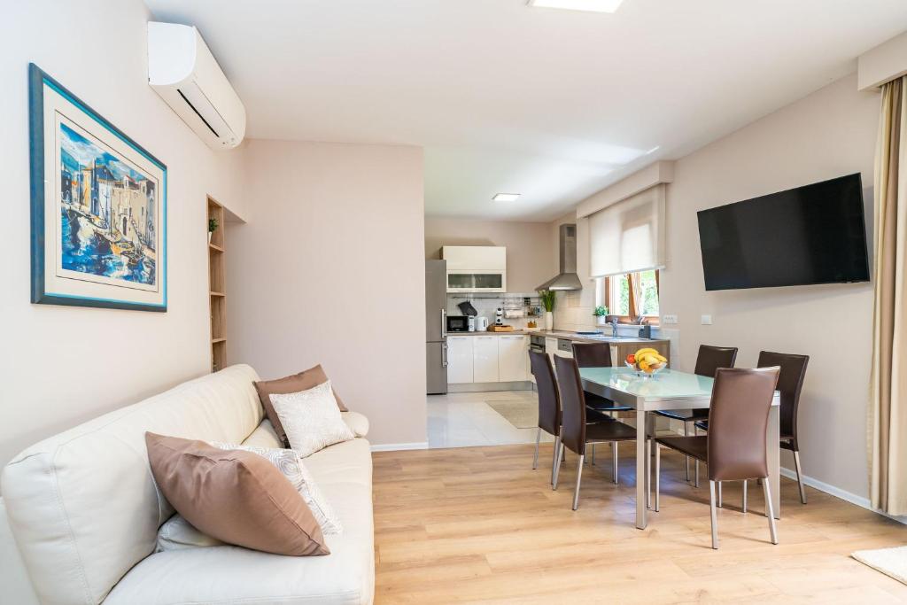 Kuchyňa alebo kuchynka v ubytovaní Apartment Simple Suite