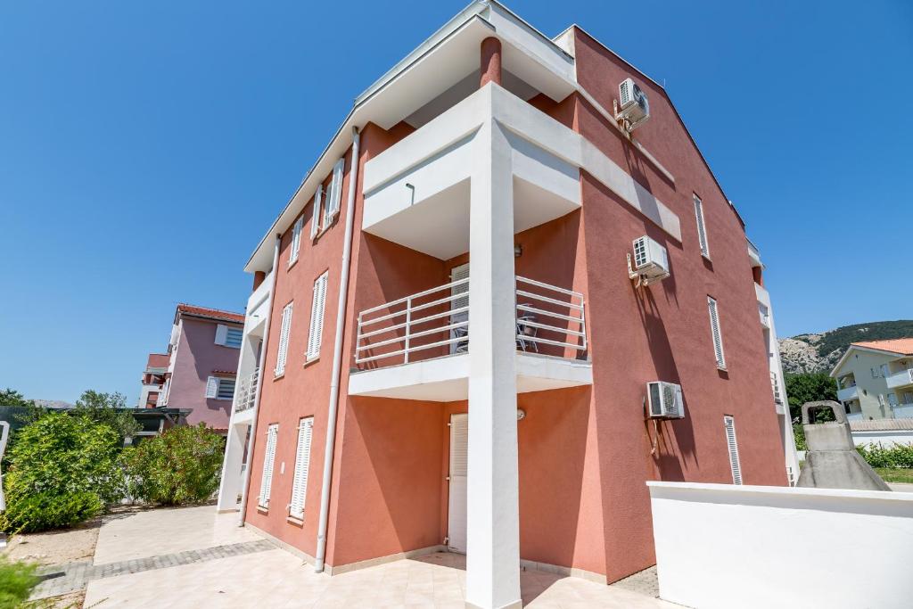 Budynek, w którym mieści się apartament