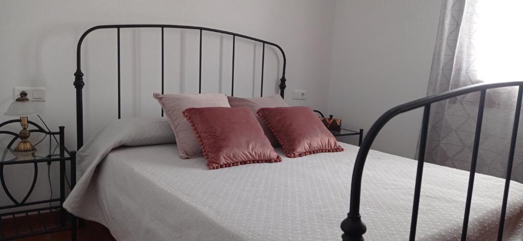 Postel nebo postele na pokoji v ubytování Casa Rural Aya II