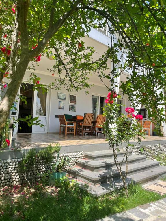 Zahrada ubytování Neli & Zaal Guest House