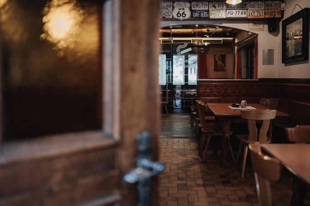 Restauracja lub miejsce do jedzenia w obiekcie Gasthof Residence Brugghof & Erlhof