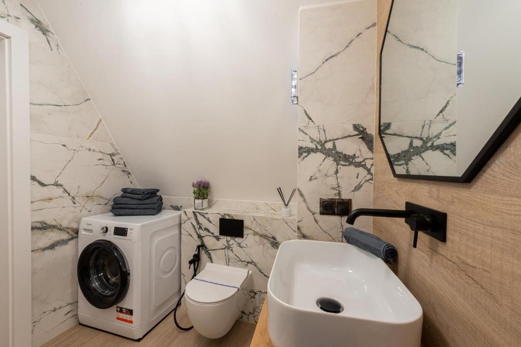 Łazienka w obiekcie Szafir Apartament