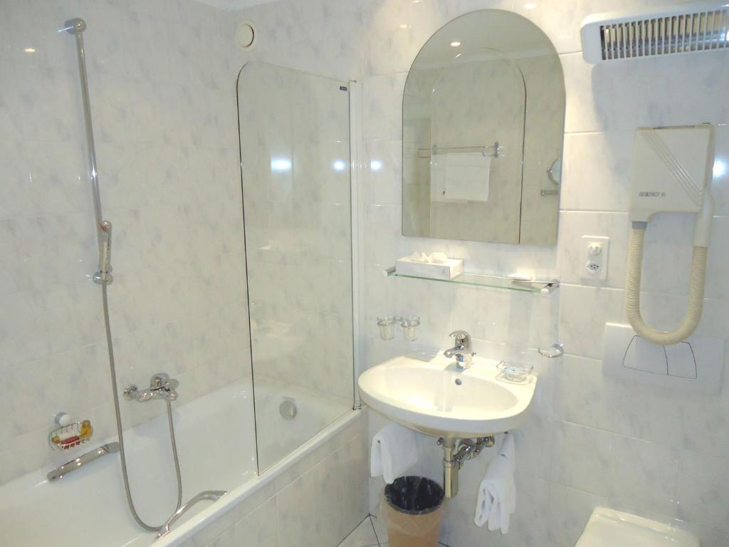 Koupelna v ubytování Grand Hôtel du Parc
