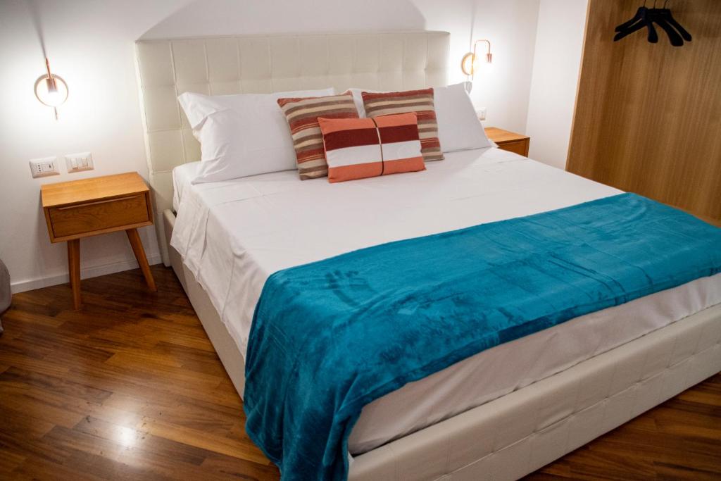 Castalia Apartments & Rooms Duomo Taormina - 17