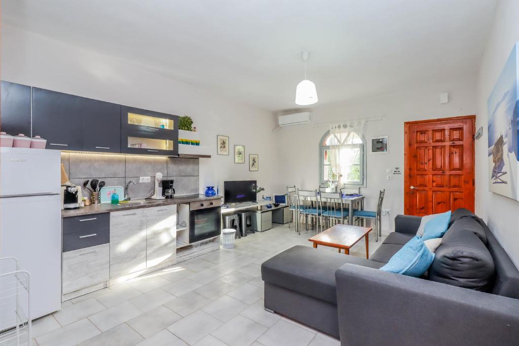 Kuchyň nebo kuchyňský kout v ubytování Calma Luxury Apartments #5 Sozopoli in Halkidiki