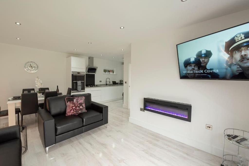 Stunning New Build House Near Clatterbridge, Higher Bebington (updated