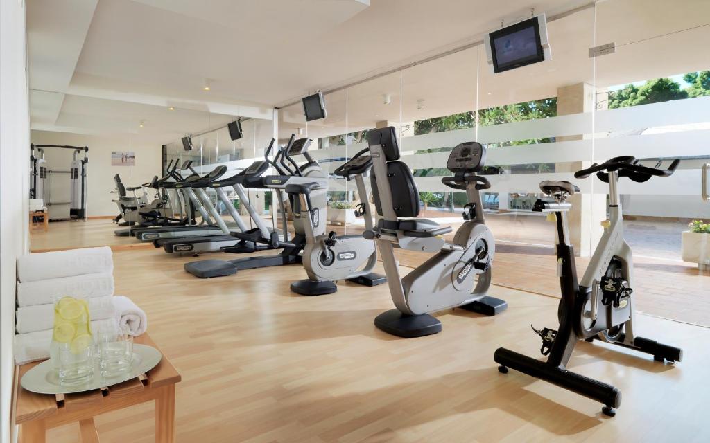 Fitness centrum a/nebo fitness zařízení v ubytování H10 Conquistador
