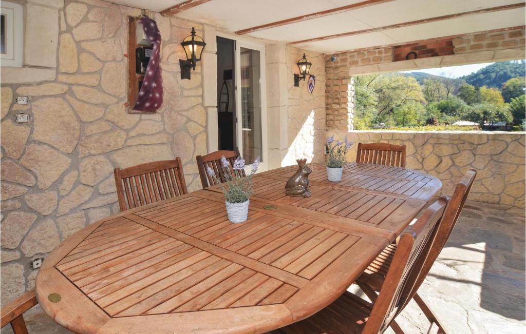 Gallery image of Awesome Home In Bessges With Wifi in Bessèges