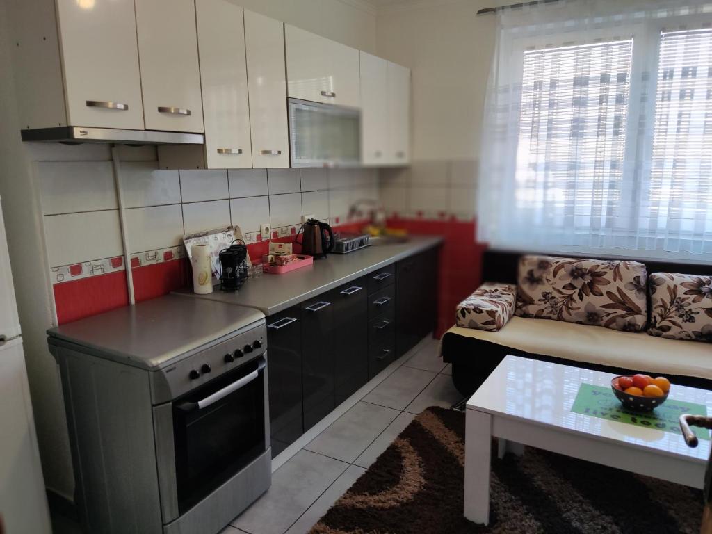 Apartmani Sarah Tuzla - One-Bedroom Apartment