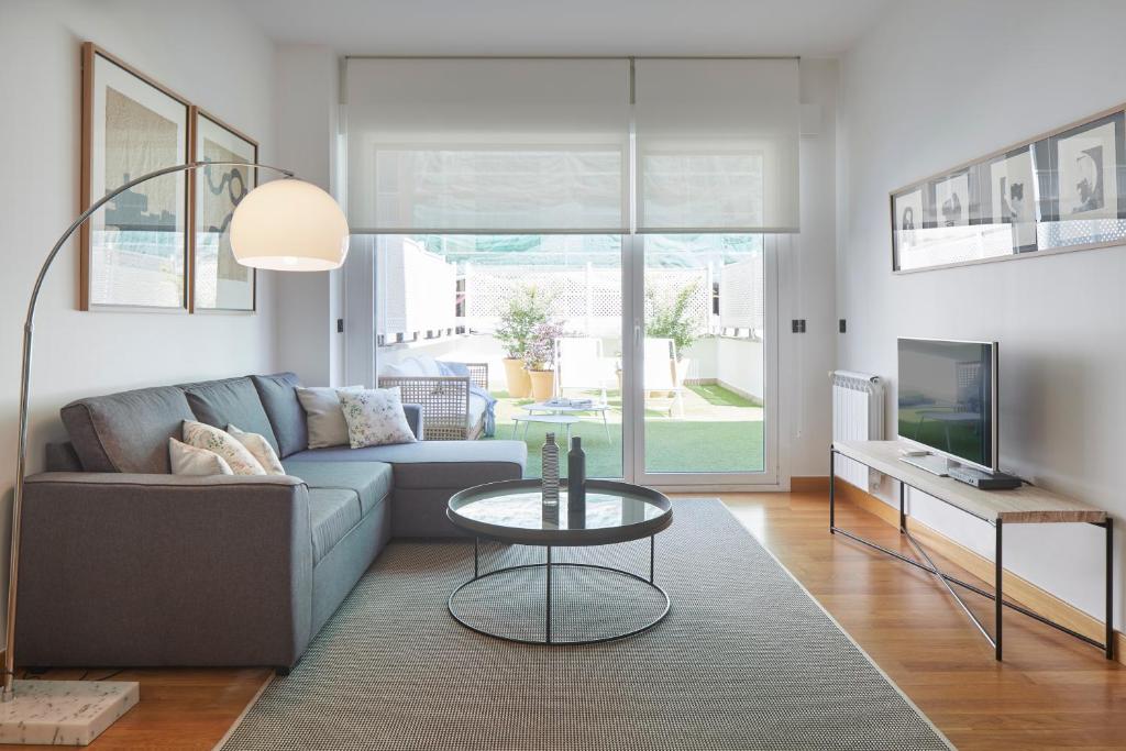 Arzak by FeelFree Rentals - Three-Bedroom Apartment