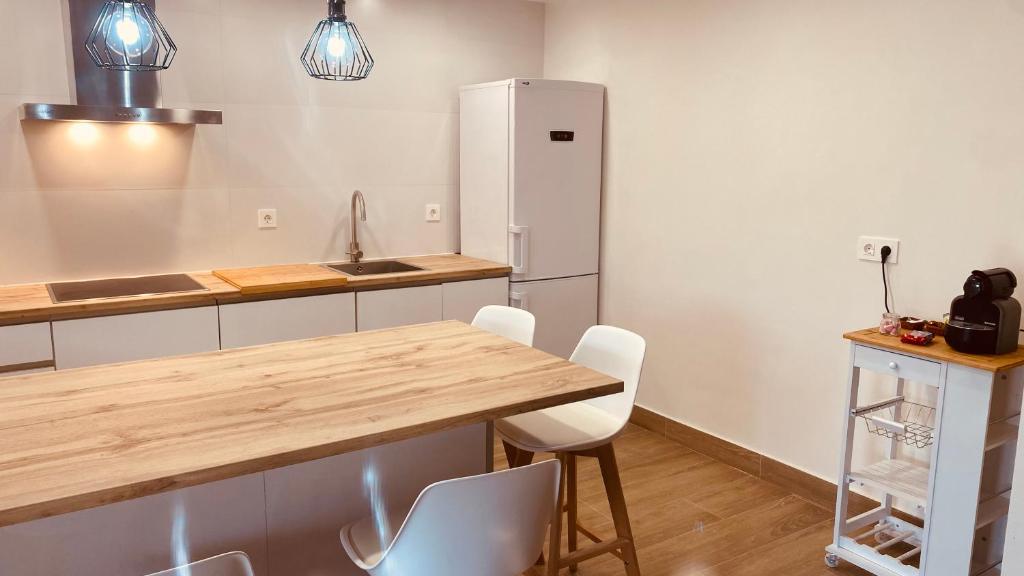 Kuchyň nebo kuchyňský kout v ubytování Mar y Montaña - casa completa finca privada