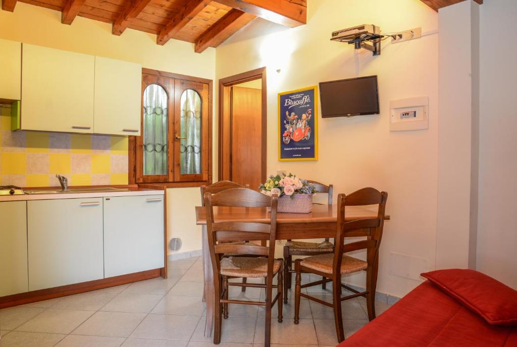 VILLA GARUTI VILLAGE - Apartamento Con Terraza
