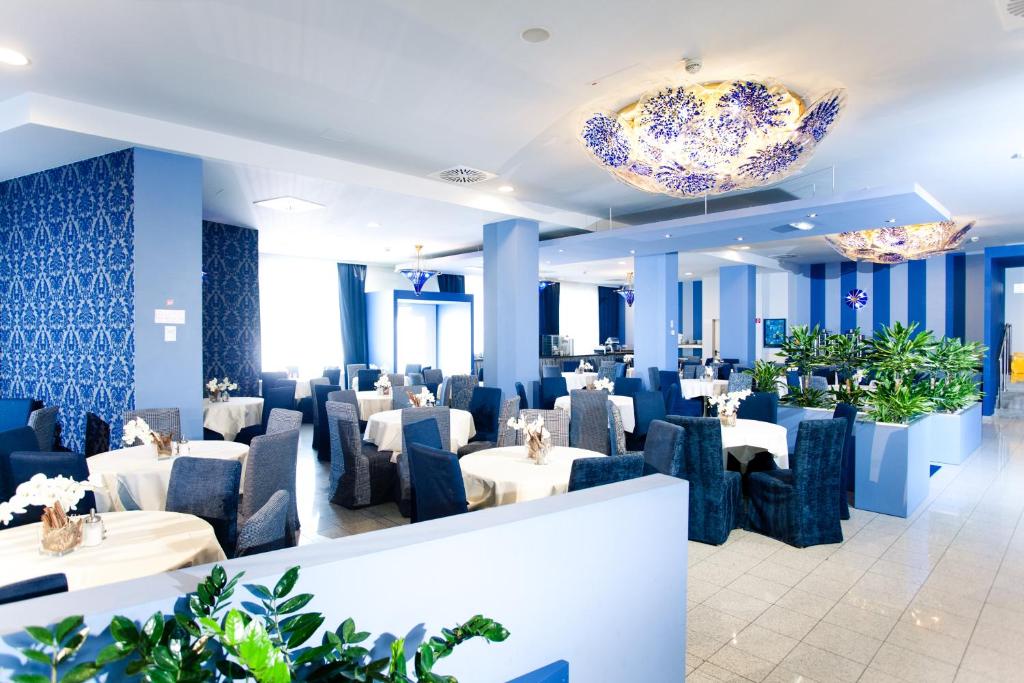 Restaurace v ubytování Lenas Donau Hotel