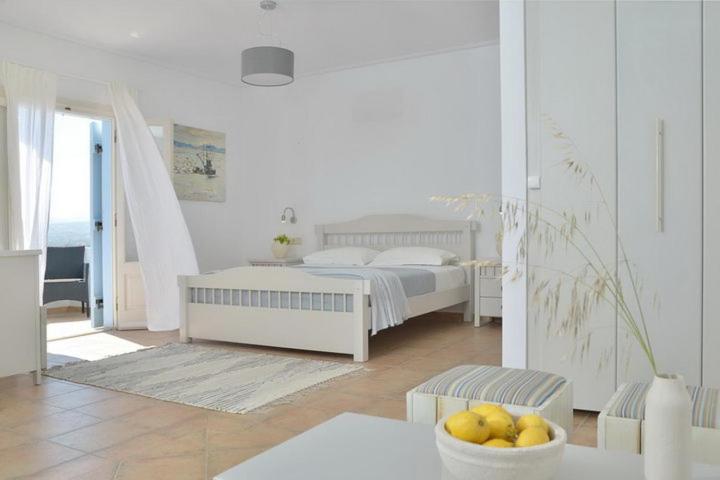 Postel nebo postele na pokoji v ubytování Hotel Mediterranean