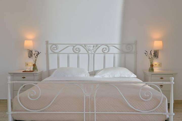 Postel nebo postele na pokoji v ubytování Hotel Mediterranean