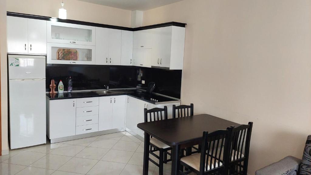 Sweetview 2-bedroom apartment with 3 balcony seaview - Image 4
