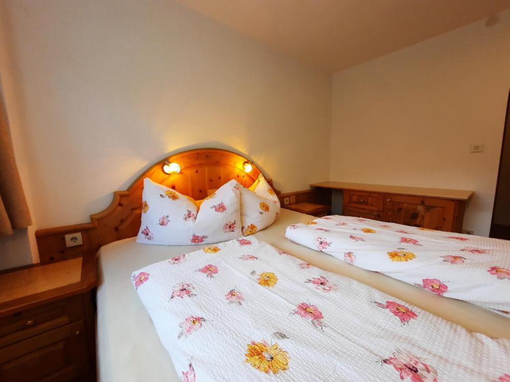 Postel nebo postele na pokoji v ubytování Haus Bergblick