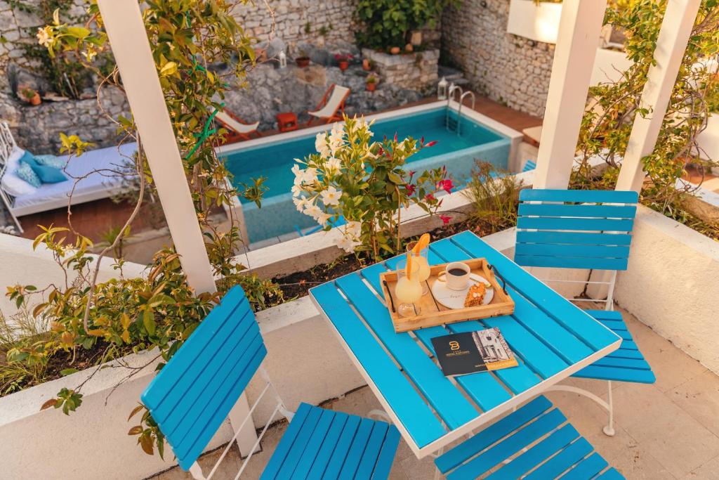 Bazén v ubytování Boutique Hotel Capitano nebo v jeho okolí