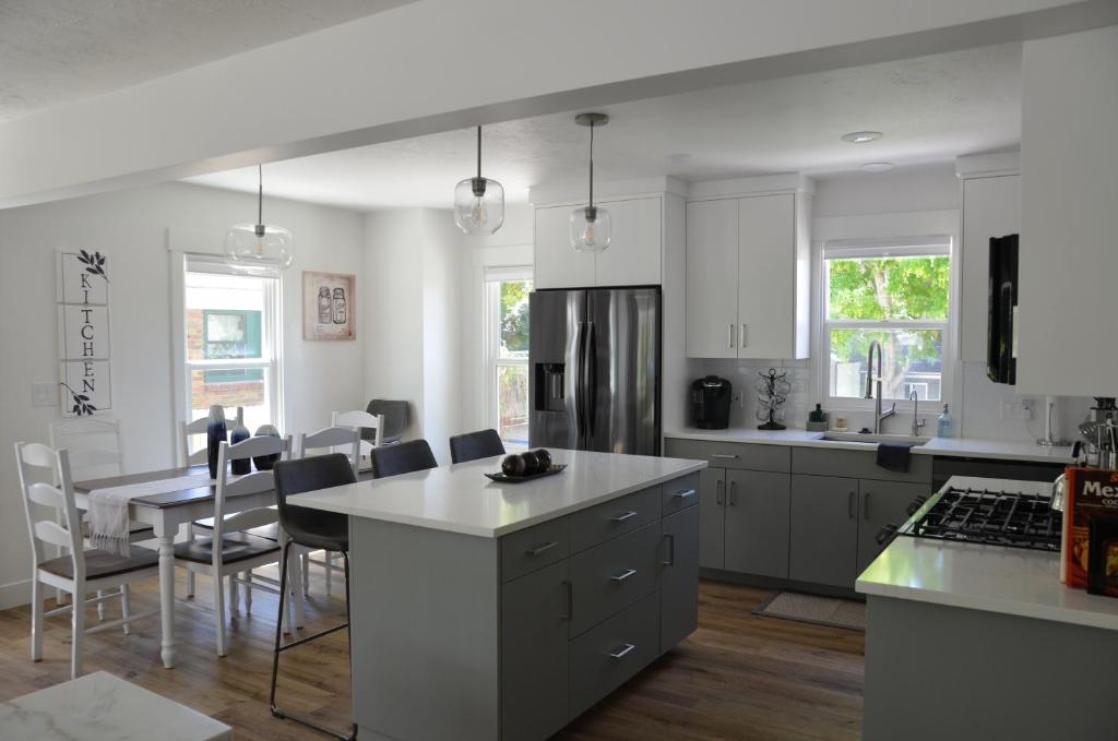 Lincoln Street House, Salt Lake City (updated prices 2024)