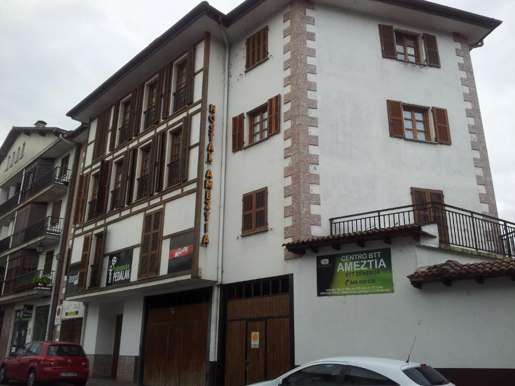 Hostal Ameztia Booking}