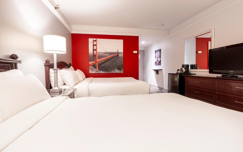 
Traditional room, 2 Double beds - Interior Terrace, pool area
