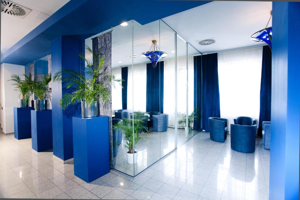 Vstupní hala nebo recepce v ubytování Lenas Donau Hotel