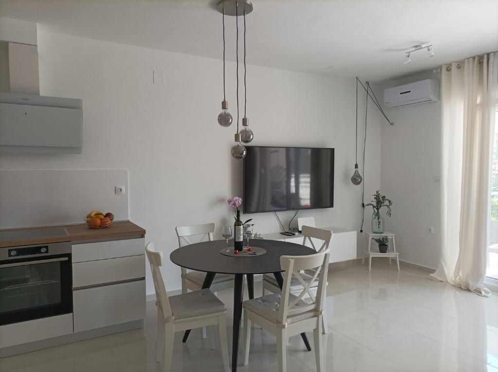 Kuchyňa alebo kuchynka v ubytovaní LUXURY APARTMENT MEJE