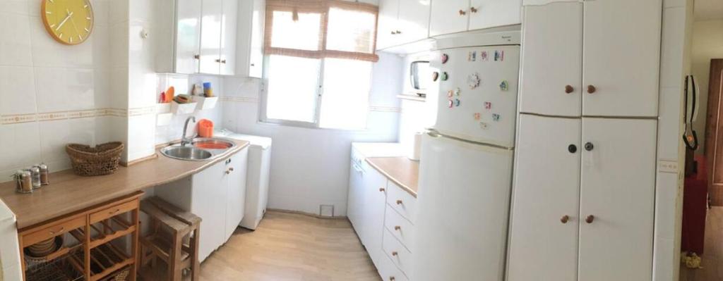 Kuchyň nebo kuchyňský kout v ubytování APARTAMENTO 70MT 1 LINEA DEL MAR MENOR LO PAGAN