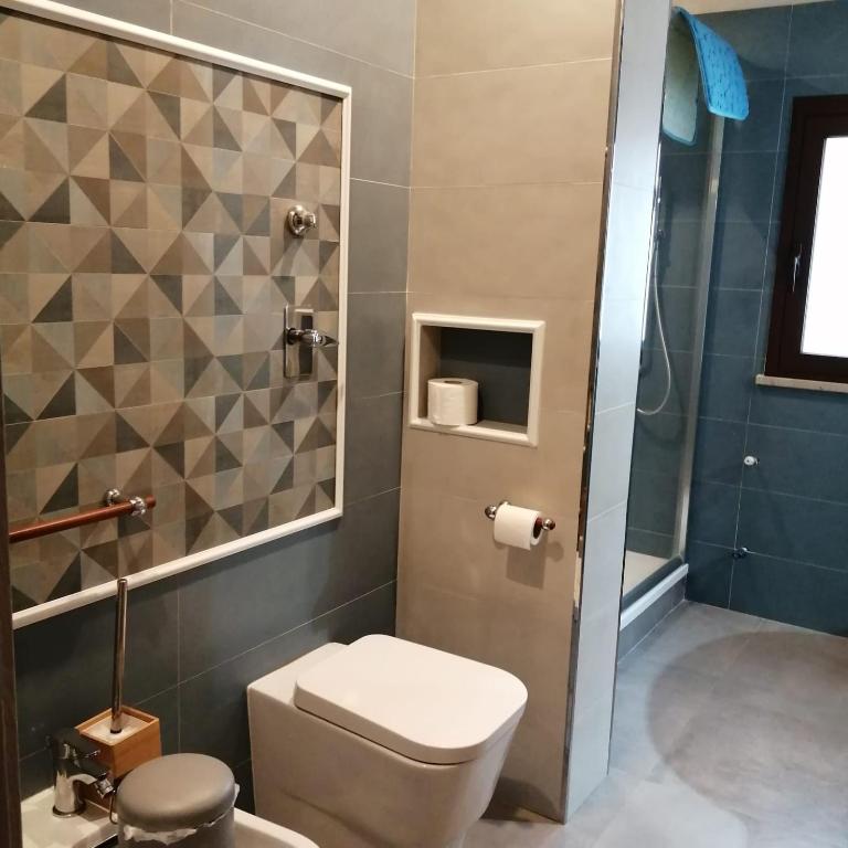 Uma casa de banho em Ivana home