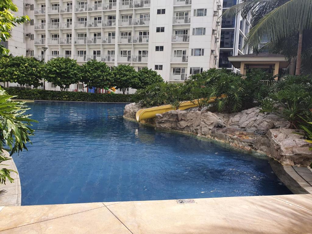 Shore 1 Residences,MOA Complex – One Bedroom Apartment