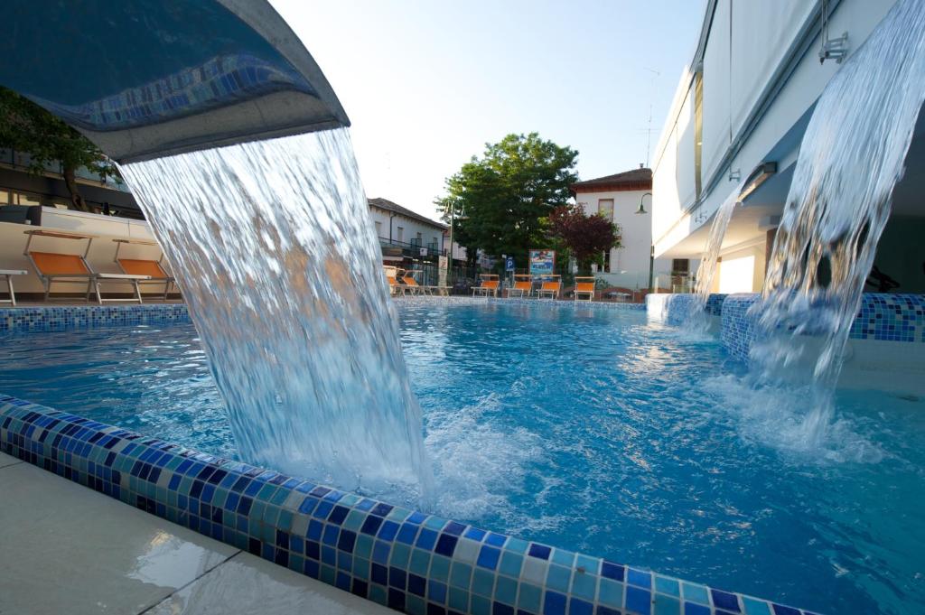 Bazén v ubytování Hotel Lido nebo v jeho okolí