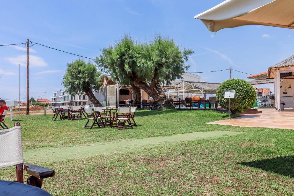 Vonkajšia záhrada v ubytovaní Calma Luxury Apartments #2 Sozopoli in Halkidiki