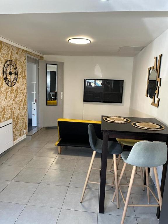 Kuchyňa alebo kuchynka v ubytovaní Petite maison centre ville