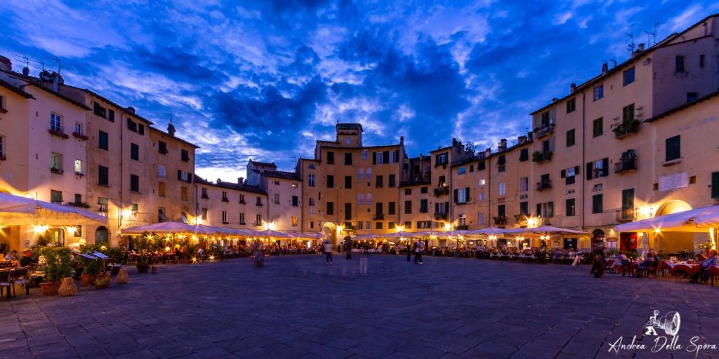 Výhľad na mesto Sarzana alebo výhľad na mesto priamo z apartmánu