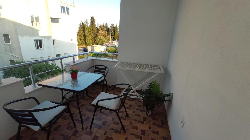 Balkón nebo terasa v ubytování Robi Apartments
