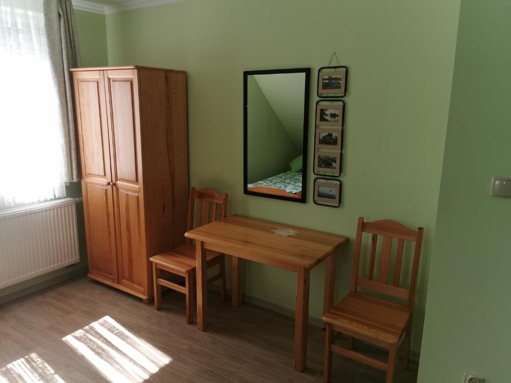 Zakole Sanu - Basic Triple Room Met Gedeelde Badkamer