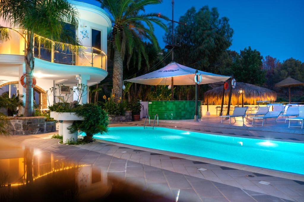 Bazén v ubytování B&B El Dorado nebo v jeho okolí