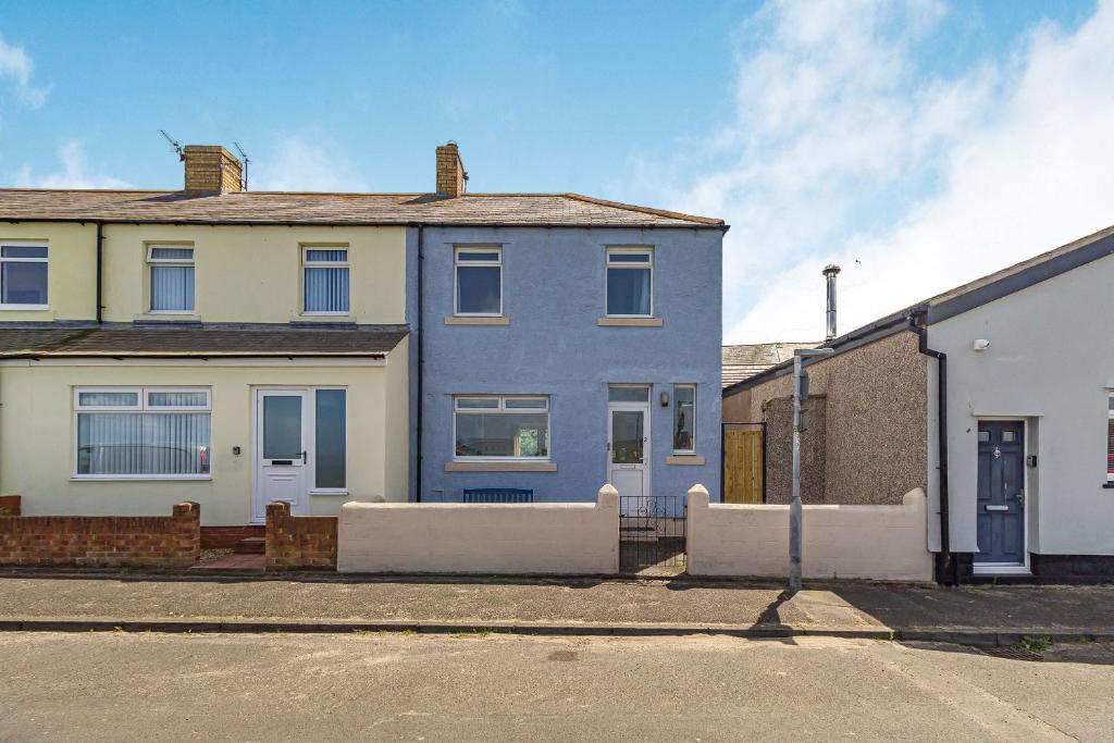 2 Bay View, Amble (updated prices 2024)