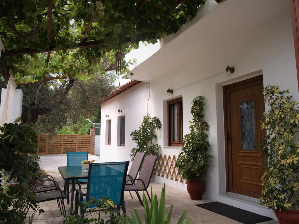Zahrada ubytování ilioni house