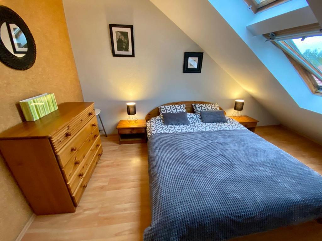 Posteľ alebo postele v izbe v ubytovaní Dekoratoria Apartments