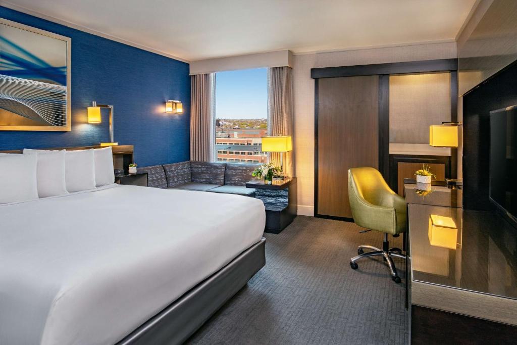The Royal Sonesta Boston - King Room With City View