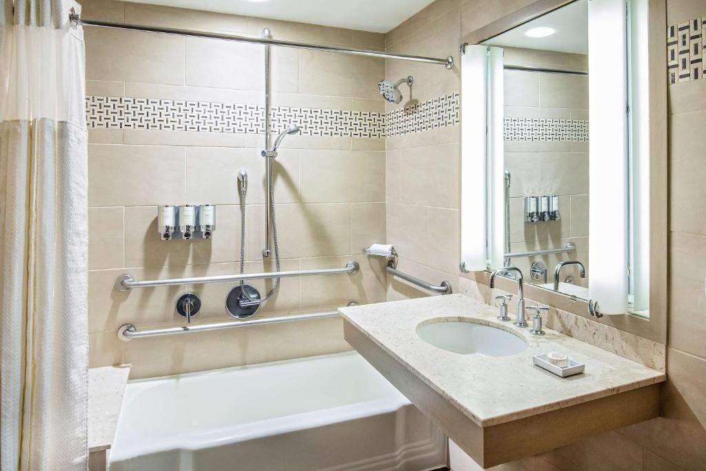 The Royal Sonesta Boston - 