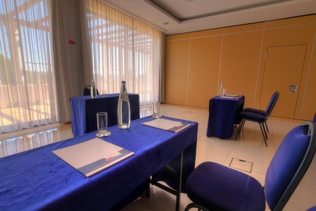A área empresarial e/ ou a sala de conferências de LAM Hotel Estarreja