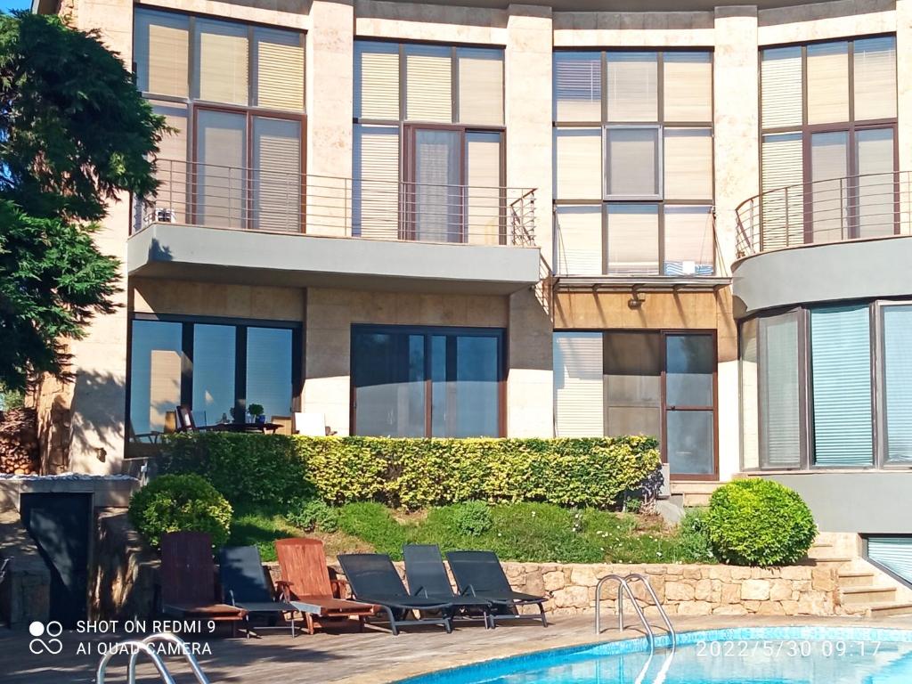 Castle on the edge of the sea - Villa De Trois Chambres